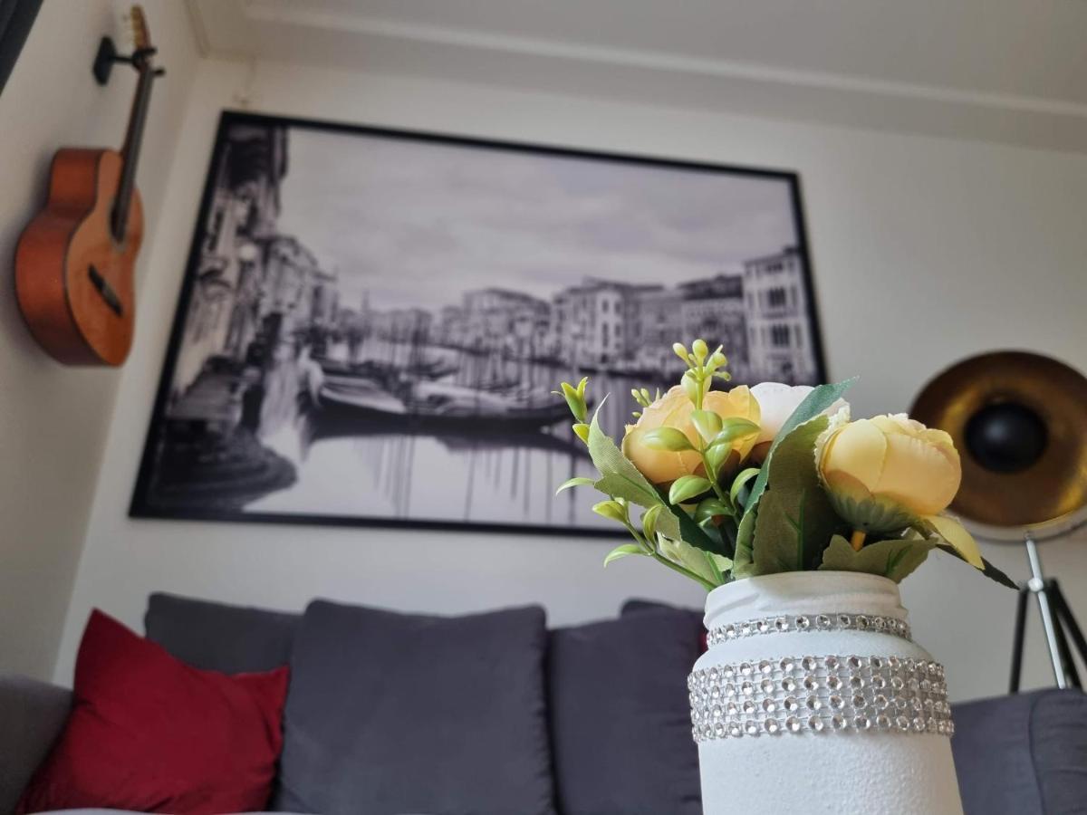 Апартаменты Flora Apartman Сегед Экстерьер фото