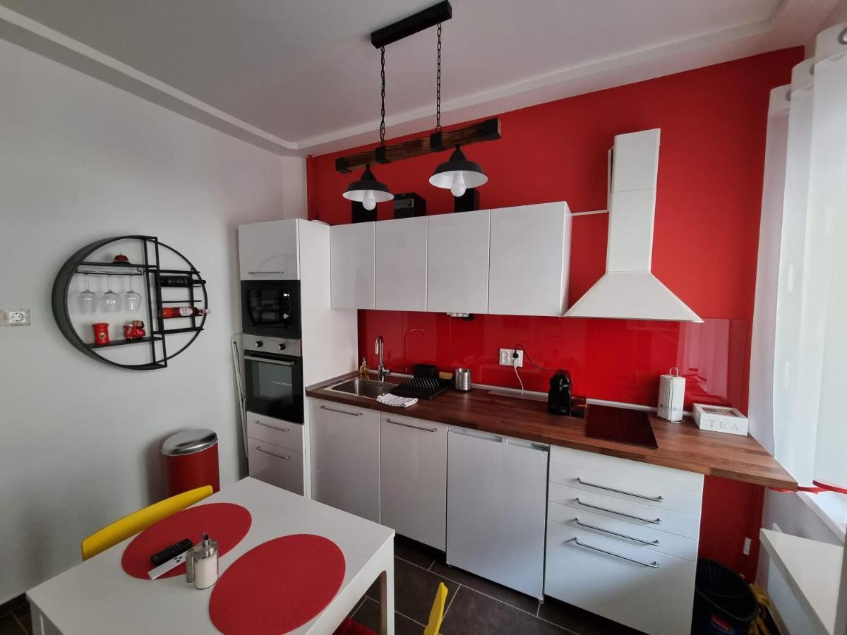 Апартаменты Flora Apartman Сегед Экстерьер фото
