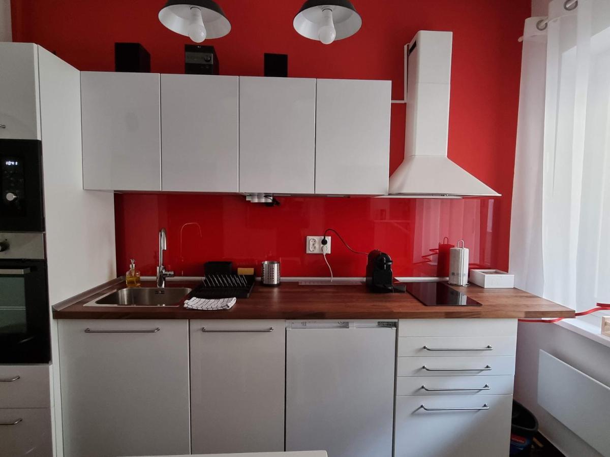 Апартаменты Flora Apartman Сегед Экстерьер фото