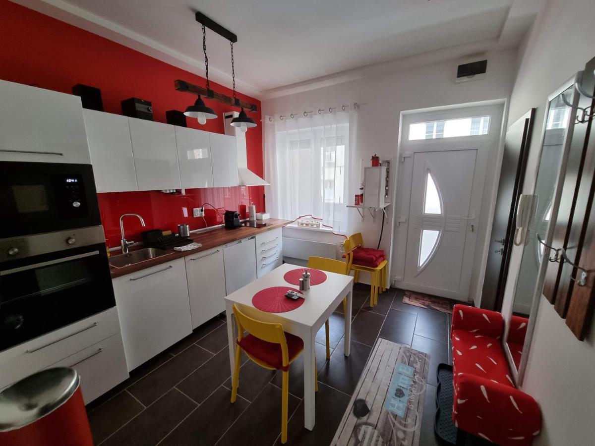 Апартаменты Flora Apartman Сегед Экстерьер фото